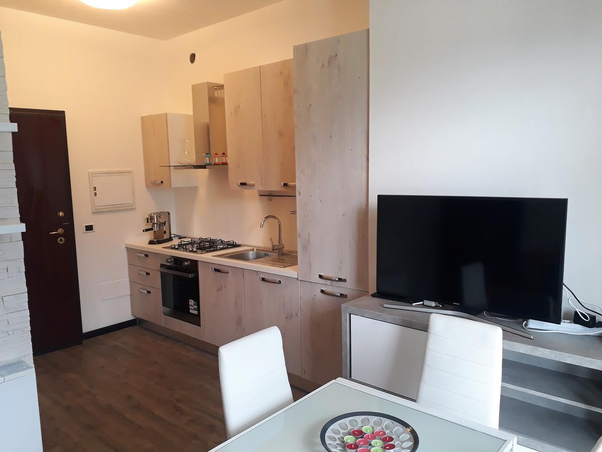 Campione Giulia Exclusive Lakefront Apartment By Gardadomusmea Кампионе-дель-Гарда Экстерьер фото