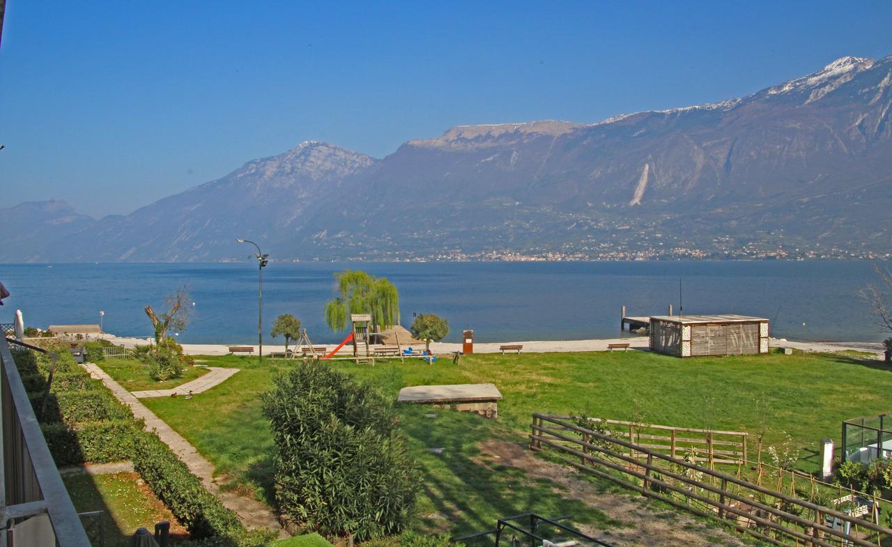 Campione Giulia Exclusive Lakefront Apartment By Gardadomusmea Кампионе-дель-Гарда Экстерьер фото
